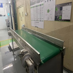 Conveyor belt system
